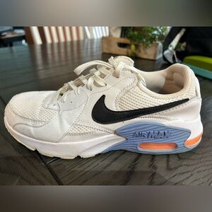 White Nike Air Max Sneakers Size 9